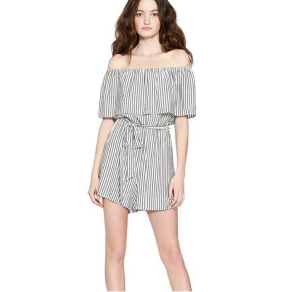 Alice + Olivia pinstripe romper - Picture 2 of 9